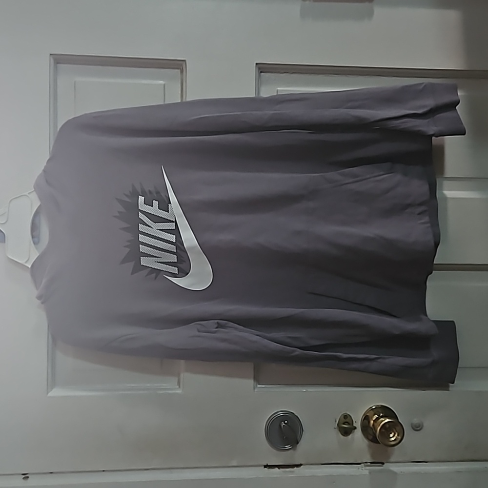Boys nike shirts size xl